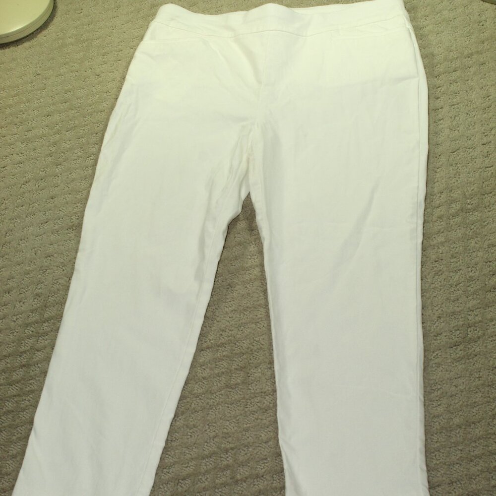 Chico's Women's White Pull On Stretch Cropped Capri Pants (Chico's 2R) Size 12R